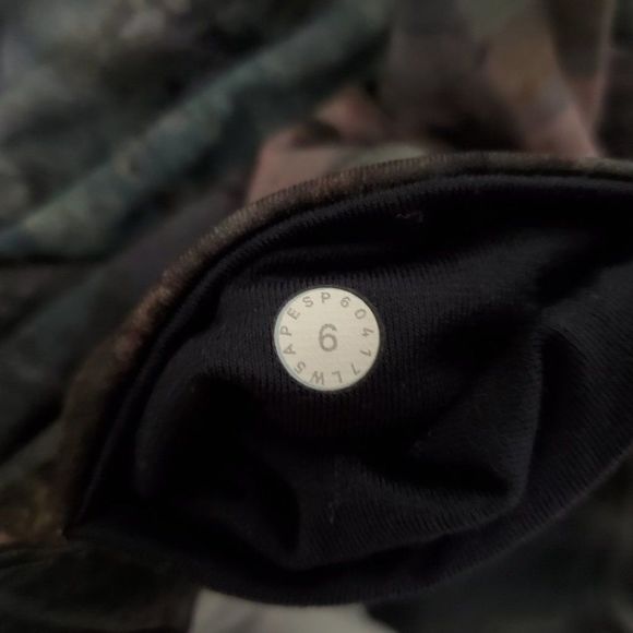 Lululemon Low Rise Wunder Under Tight sz 6 Radiant Multi - Picture 6 of 12